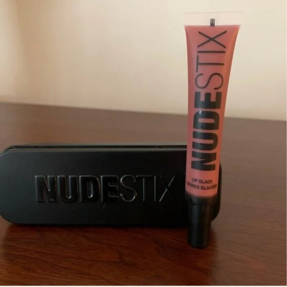NEW Nudestix Nude Plumping Lip Glace Nude 04 - Picture 4 of 7
